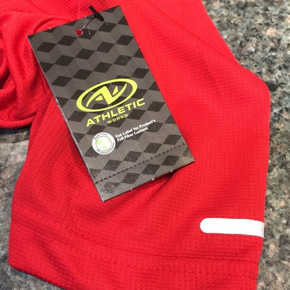 Athletic Works medium DriWorks red short sleeve moisture wicking - Picture 7 of 8
